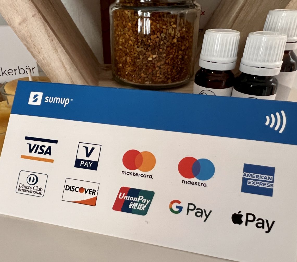 Zahlungsmöglichkeiten vor Ort sind neben Barzahlung auch Paypal, EC und Kreditkarte google und Apple pay